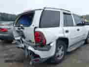 2003 Chevrolet TrailBlazer LS z VIN 1GNDS13SX32188296, wystawiony jako IAAI lot #42892717 z przebiegiem 258 496 mil mil oraz . Historia ofert i sprzedaży dostępna na DreamBid. Obrazek 12.