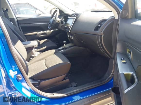 2021 Mitsubishi Outlander ES z VIN JA4ARUAU0MU033088, wystawiony jako IAAI lot #43329303 z przebiegiem 24 626 mil mil oraz . Historia ofert i sprzedaży dostępna na DreamBid. Obrazek 5.