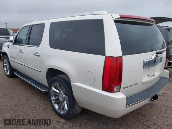 2007 Cadillac Escalade ESV с VIN 1GYFK66887R202024, выставлен на аукционе IAAI как лот 41841337 с пробегом 185 085 миль миль и . История ставок и продаж доступна на DreamBid. Изображение 3.
