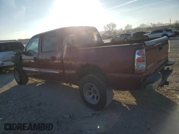 2004 GMC Sierra 1500 SLT with VIN 2GTEK13T441380451, listed as a Copart auction lot 85907364 with 284,973 mi miles and Salvage title. Bid and sale history available at DreamBid. Image 2.