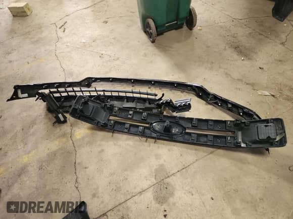 2018 Ford F-150 XLT z VIN 1FTEW1EP7JFB82021, wystawiony jako Copart lot #87015425 z przebiegiem 178 331 mil mil oraz Nie do naprawy • Non repairable. Historia ofert i sprzedaży dostępna na DreamBid. Obrazek 12.