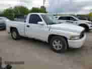 1997 Dodge 1500 z VIN 1B7HC16Z4VJ515798, wystawiony jako Copart lot #56578535 z przebiegiem 222 820 mil mil oraz Szkoda całkowita • Salvage title. Historia ofert i sprzedaży dostępna na DreamBid. Obrazek 4.
