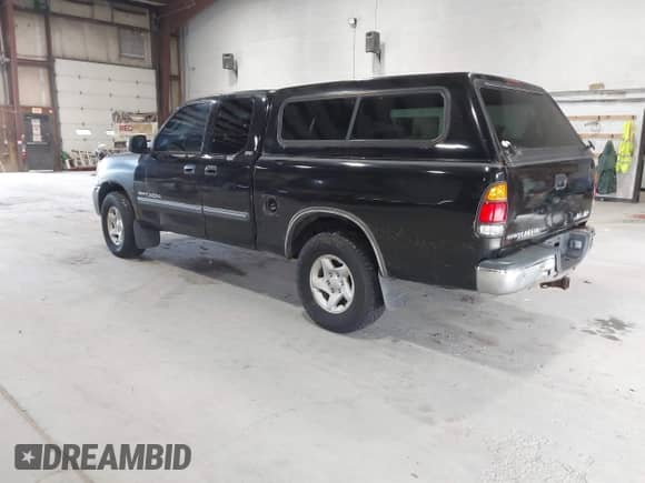 2004 Toyota Tundra SR5 z VIN 5TBBT44124S455471, wystawiony jako IAAI lot #43039381 z przebiegiem 252 480 mil mil oraz . Historia ofert i sprzedaży dostępna na DreamBid. Obrazek 3.