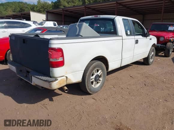 2007 Ford F-150 STX with VIN 1FTRX12W57FA80672, listed as a IAAI auction lot 43182849 with Not provided miles and . Bid and sale history available at DreamBid. Image 4.