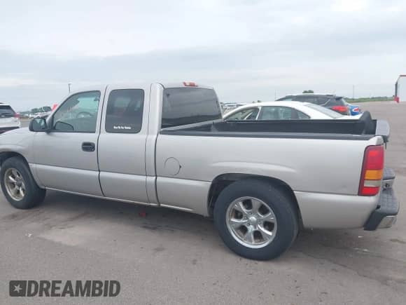2004 GMC Sierra 1500 SLE z VIN 2GTEC19T341124807, wystawiony jako IAAI lot #42561515 z przebiegiem 292 489 mil mil oraz . Historia ofert i sprzedaży dostępna na DreamBid. Obrazek 14.
