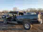 2003 Chevrolet Silverado 2500HD LT z VIN 1GCHK29133E174723, wystawiony jako Copart lot #47583165 z przebiegiem Nie podano mil oraz Szkoda całkowita • Salvage title. Historia ofert i sprzedaży dostępna na DreamBid. Obrazek 2.