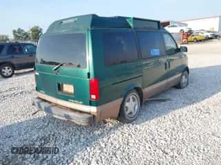 1998 Chevrolet Astro z VIN 1GNEL19WXWB212712, wystawiony jako IAAI lot #43232318 z przebiegiem 122 484 mil mil oraz . Historia ofert i sprzedaży dostępna na DreamBid. Obrazek 4.