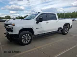 2024 Chevrolet Silverado 2500HD Custom с VIN 2GC4YME75R1132258, выставлен на аукционе Copart как лот 69998305 с пробегом 87 232 миль миль и Списание • Salvage title. История ставок и продаж доступна на DreamBid. Изображение 1.
