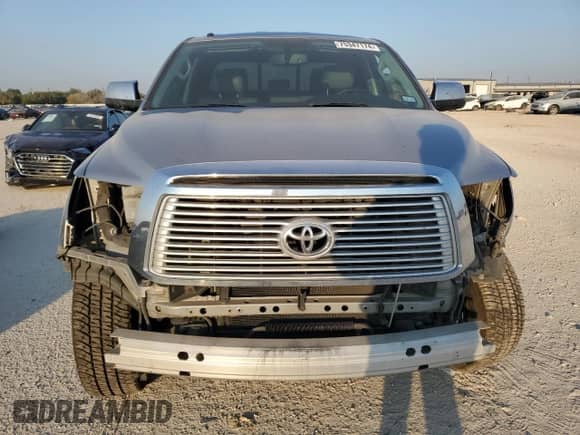 2012 Toyota Tundra Limited z VIN 5TFSY5F18CX132627, wystawiony jako Copart lot #75347174 z przebiegiem 160 032 mil mil oraz Szkoda całkowita • Salvage title. Historia ofert i sprzedaży dostępna na DreamBid. Obrazek 5.