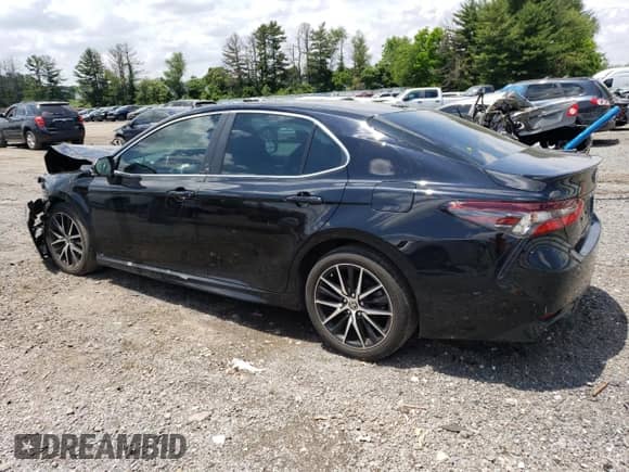 2023 Toyota Camry SE z VIN 4T1G11AK3PU741226, wystawiony jako Copart lot #58726395 z przebiegiem 39 618 mil mil oraz Szkoda całkowita • Salvage title. Historia ofert i sprzedaży dostępna na DreamBid. Obrazek 2.