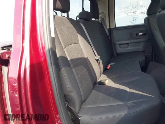 2019 Ram 1500 Warlock z VIN 1C6RR7GG8KS735946, wystawiony jako IAAI lot #42648961 z przebiegiem 62 210 mil mil oraz . Historia ofert i sprzedaży dostępna na DreamBid. Obrazek 8.