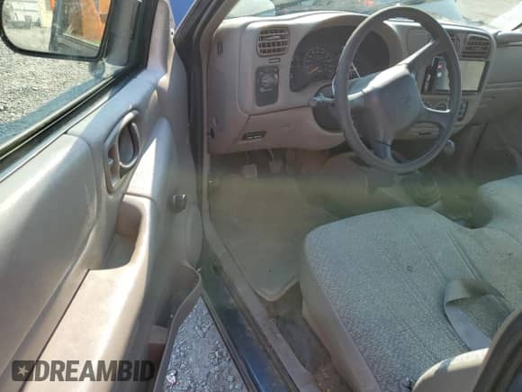 2000 Chevrolet S-10 LS с VIN 1GCCS144XY8129225, выставлен на аукционе Copart как лот 70021654 с пробегом 139 325 миль миль и Списание • Salvage title. История ставок и продаж доступна на DreamBid. Изображение 8.