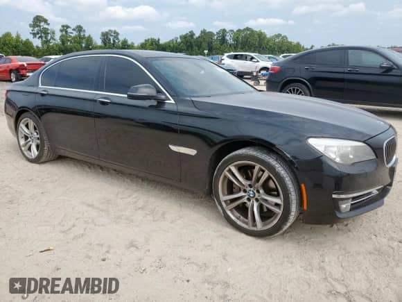 2013 BMW 7 Series 740Li with VIN WBAYE4C54DD137442, listed as a Copart auction lot 67275235 with 145,937 mi miles and Clean title. Bid and sale history available at DreamBid. Image 4.