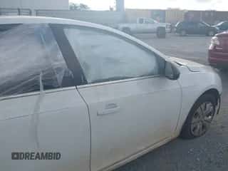 2012 Chevrolet Cruze LS z VIN 1G1PD5SH7C7306572, wystawiony jako IAAI lot #43384949 z przebiegiem 183 150 mil mil oraz . Historia ofert i sprzedaży dostępna na DreamBid. Obrazek 5.