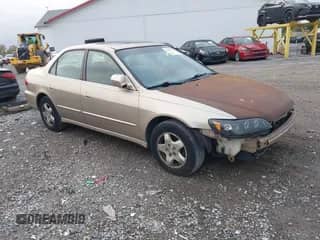 2000 Honda Accord EX with VIN 1HGCG165XYA089925, listed as a IAAI auction lot 43429332 with 212,952 mi miles and . Bid and sale history available at DreamBid. Image 1.