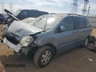 2004 Toyota Sienna XLE z VIN 5TDZA22C94S157598, wystawiony jako Copart lot #80141885 z przebiegiem 138 126 mil mil oraz Szkoda całkowita • Salvage title. Historia ofert i sprzedaży dostępna na DreamBid. Obrazek 1.