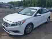 2017 Hyundai Sonata SE с VIN 5NPE24AF2HH589383, выставлен на аукционе IAAI как лот 43163194 с пробегом 27 745 миль миль и . История ставок и продаж доступна на DreamBid. Изображение 2.