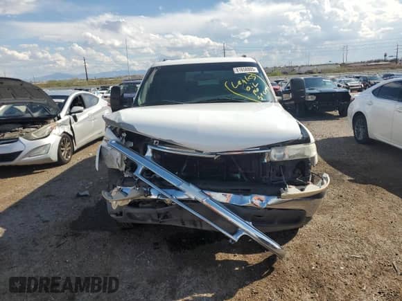 2005 Chevrolet Suburban LT z VIN 3GNGC26U65G247934, wystawiony jako Copart lot #81658805 z przebiegiem 139 357 mil mil oraz Szkoda całkowita • Salvage title. Historia ofert i sprzedaży dostępna na DreamBid. Obrazek 5.