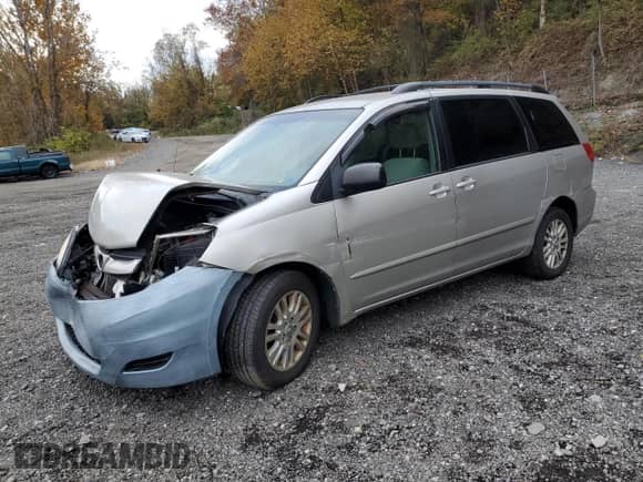 2008 Toyota Sienna LE with VIN 5TDBK23C78S009971, listed as a Copart auction lot 89908385 with 238,041 mi miles and Salvage title. Bid and sale history available at DreamBid. Image 1.