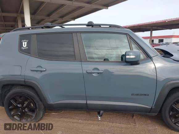 2017 Jeep Renegade Latitude z VIN ZACCJABBXHPG00433, wystawiony jako IAAI lot #41913750 z przebiegiem 68 883 mil mil oraz . Historia ofert i sprzedaży dostępna na DreamBid. Obrazek 13.