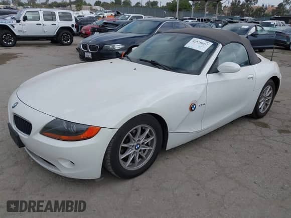 2003 BMW Z4 2.5i z VIN 4USBT334X3LS46762, wystawiony jako IAAI lot #42570867 z przebiegiem 117 695 mil mil oraz . Historia ofert i sprzedaży dostępna na DreamBid. Obrazek 2.