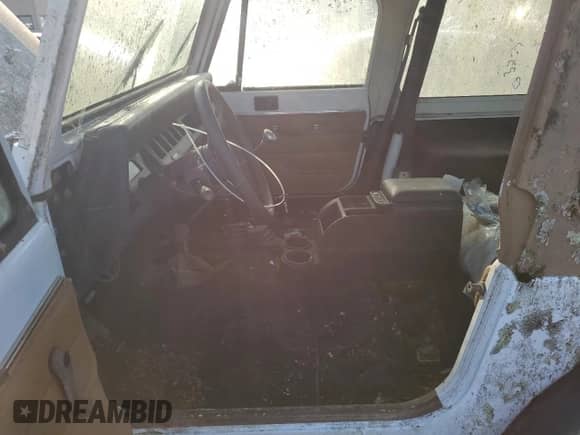 1992 Jeep Wrangler with VIN 2J4FY29S4NJ535731, listed as a Copart auction lot 70460304 with 120,205 mi miles and Non repairable. Bid and sale history available at DreamBid. Image 7.