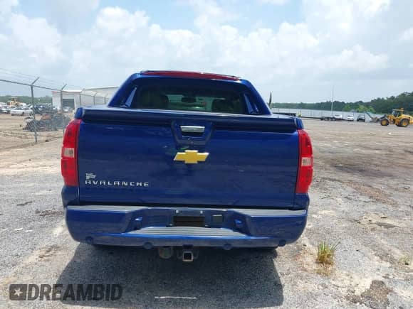 2013 Chevrolet Avalanche LT with VIN 3GNTKFE73DG329073, listed as a IAAI auction lot 42624001 with 131,372 mi miles and . Bid and sale history available at DreamBid. Image 16.