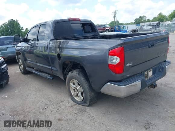2018 Toyota Tundra SR с VIN 5TFUW5F18JX766256, выставлен на аукционе IAAI как лот 42727526 с пробегом Не указан миль и . История ставок и продаж доступна на DreamBid. Изображение 3.