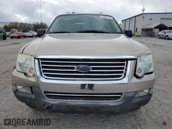 2006 Ford Explorer XLT z VIN 1FMEU73836UB23499, wystawiony jako Copart lot #51801175 z przebiegiem 132 907 mil mil oraz Szkoda całkowita • Salvage title. Historia ofert i sprzedaży dostępna na DreamBid. Obrazek 5.