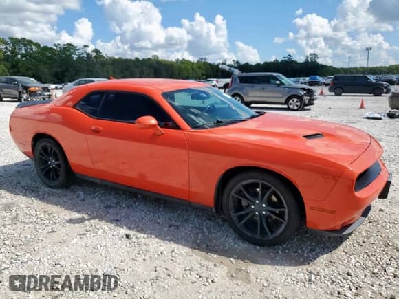 2016 Dodge Challenger SXT z VIN 2C3CDZAG0GH345010, wystawiony jako Copart lot #85373985 z przebiegiem 183 996 mil mil oraz Szkoda całkowita • Salvage title. Historia ofert i sprzedaży dostępna na DreamBid. Obrazek 4.