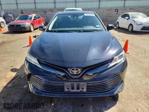 2020 Toyota Camry LE z VIN 4T1C11AK4LU911389, wystawiony jako Copart lot #80967045 z przebiegiem 57 680 mil mil oraz Szkoda całkowita • Salvage title. Historia ofert i sprzedaży dostępna na DreamBid. Obrazek 5.