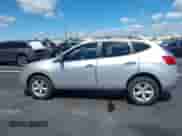 2008 Nissan Rogue S z VIN JN8AS58T98W005091, wystawiony jako IAAI lot #43342488 z przebiegiem 104 680 mil mil oraz . Historia ofert i sprzedaży dostępna na DreamBid. Obrazek 14.