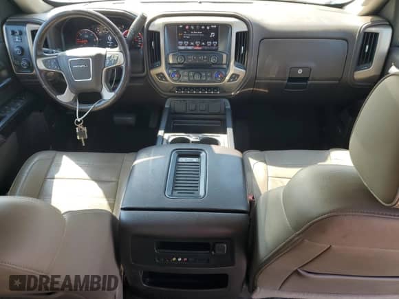 2016 GMC Sierra 1500 Denali z VIN 3GTU2PEJ2GG371785, wystawiony jako Copart lot #81668355 z przebiegiem 82 938 mil mil oraz Szkoda całkowita • Salvage title. Historia ofert i sprzedaży dostępna na DreamBid. Obrazek 8.