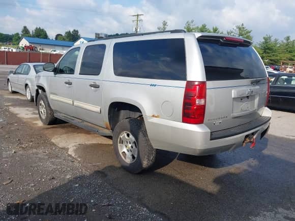 2010 Chevrolet Suburban LS с VIN 1GNUKHE37AR232337, выставлен на аукционе IAAI как лот 42751481 с пробегом 303 570 миль миль и . История ставок и продаж доступна на DreamBid. Изображение 3.