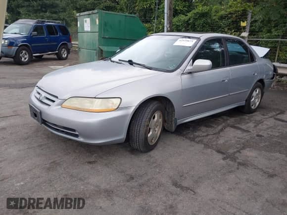 2001 Honda Accord EX с VIN 1HGCG16561A008313, выставлен на аукционе IAAI как лот 42939873 с пробегом Не указан миль и . История ставок и продаж доступна на DreamBid. Изображение 2.