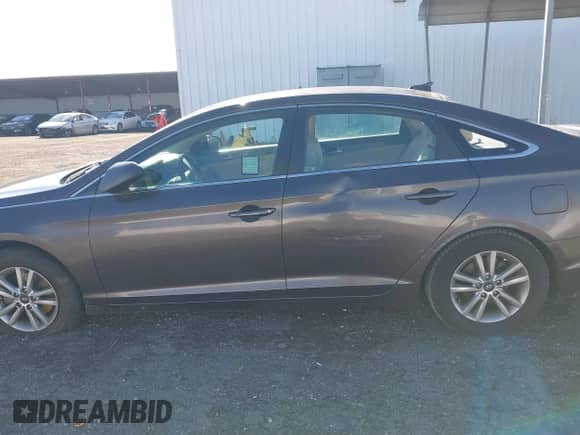 2017 Hyundai Sonata SE с VIN 5NPE24AF5HH543000, выставлен на аукционе IAAI как лот 38636140 с пробегом 67 475 миль миль и . История ставок и продаж доступна на DreamBid. Изображение 13.