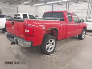 2007 Chevrolet Silverado 1500 1LT z VIN 2GCEK19J171583288, wystawiony jako IAAI lot #43373894 z przebiegiem 213 133 mil mil oraz . Historia ofert i sprzedaży dostępna na DreamBid. Obrazek 4.