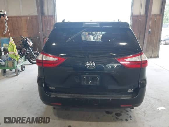 2017 Toyota Sienna XLE with VIN 5TDDZ3DC4HS149176, listed as a IAAI auction lot 42788642 with 117,285 mi miles and . Bid and sale history available at DreamBid. Image 16.
