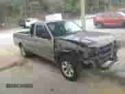 2002 Nissan Frontier XE z VIN 1N6DD26S72C333966, wystawiony jako Copart lot #81813545 z przebiegiem 105 827 mil mil oraz Szkoda całkowita • Salvage title. Historia ofert i sprzedaży dostępna na DreamBid. Obrazek 4.