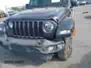 2024 Jeep Wrangler Sport S z VIN 1C4PJXAN9RW117133, wystawiony jako IAAI lot #42497915 z przebiegiem 9 754 mil mil oraz . Historia ofert i sprzedaży dostępna na DreamBid. Obrazek 6.