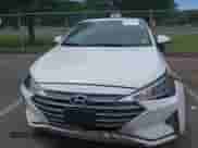 2020 Hyundai Elantra SEL z VIN 5NPD84LFXLH612506, wystawiony jako IAAI lot #42763272 z przebiegiem 109 276 mil mil oraz . Historia ofert i sprzedaży dostępna na DreamBid. Obrazek 6.