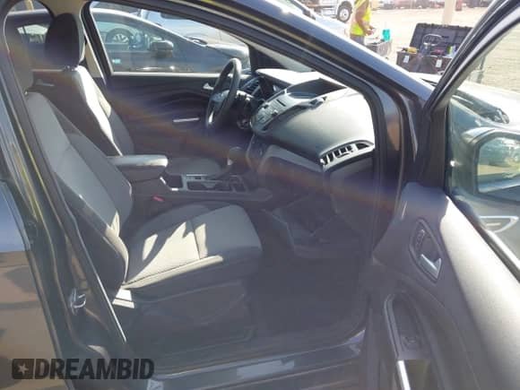 2017 Ford Escape SE с VIN 1FMCU9G98HUD41673, выставлен на аукционе IAAI как лот 43263353 с пробегом 123 449 миль миль и . История ставок и продаж доступна на DreamBid. Изображение 5.