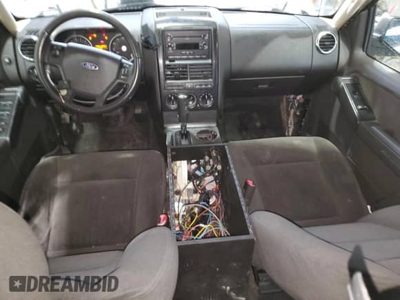 2010 Ford Explorer with VIN 1FMEU7D88AUA90572, listed as a Copart auction lot 85647904 with 63,981 mi miles and Salvage title. Bid and sale history available at DreamBid. Image 8.