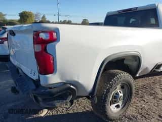 2022 Chevrolet Silverado 2500HD Work Truck z VIN 1GC1YLE76NF233843, wystawiony jako IAAI lot #43558906 z przebiegiem 156 844 mil mil oraz . Historia ofert i sprzedaży dostępna na DreamBid. Obrazek 6.