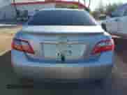 2008 Toyota Camry LE z VIN 4T1BE46K18U781587, wystawiony jako IAAI lot #41329329 z przebiegiem 110 266 mil mil oraz . Historia ofert i sprzedaży dostępna na DreamBid. Obrazek 16.