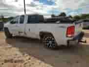2010 GMC Sierra 1500 z VIN 1GTSKVE03AZ241430, wystawiony jako Copart lot #82417815 z przebiegiem 379 729 mil mil oraz Szkoda całkowita • Salvage title. Historia ofert i sprzedaży dostępna na DreamBid. Obrazek 2.