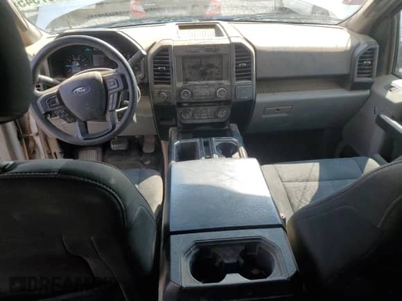 2017 Ford F-150 Lariat z VIN 1FTEW1EPXHKC64892, wystawiony jako Copart lot #70207545 z przebiegiem 186 750 mil mil oraz Szkoda całkowita • Salvage title. Historia ofert i sprzedaży dostępna na DreamBid. Obrazek 8.