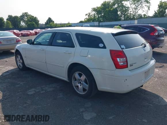 2006 Dodge Magnum SXT with VIN 2D4GZ47V76H180078, listed as a IAAI auction lot 42393048 with 135,050 mi miles and . Bid and sale history available at DreamBid. Image 3.