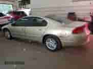 2000 Dodge Intrepid z VIN 2B3HD46R0YH259939, wystawiony jako Copart lot #70315235 z przebiegiem 122 820 mil mil oraz Czysty tytuł • Clean title. Historia ofert i sprzedaży dostępna na DreamBid. Obrazek 2.