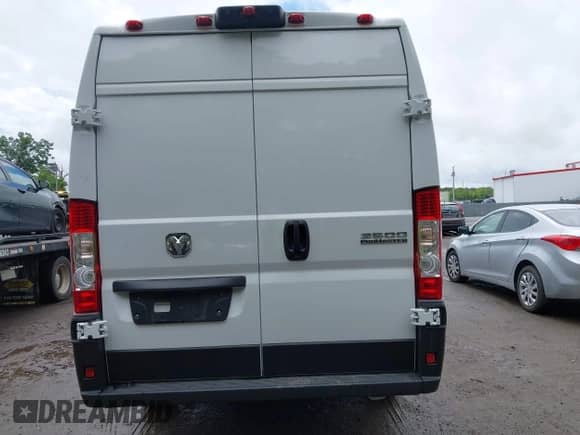 2025 Ram ProMaster Cargo Tradesman с VIN 3C6MRVJG5SE517733, выставлен на аукционе IAAI как лот 42302812 с пробегом 3 824 миль миль и . История ставок и продаж доступна на DreamBid. Изображение 16.
